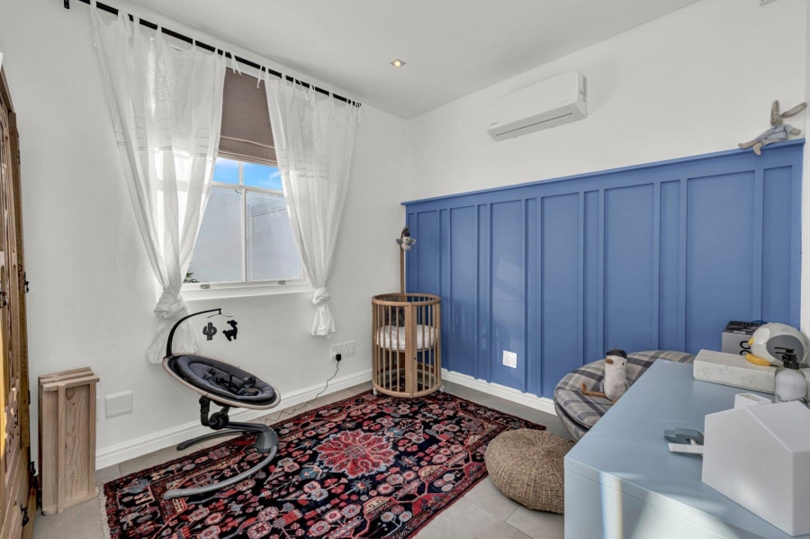 4 Bedroom Property for Sale in Oranjezicht Western Cape